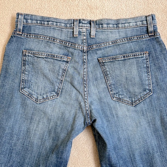 Current Elliot (exclusive for Nordstroms) Boyfriend distressed jeans. Fit 28-29 - Picture 4 of 11